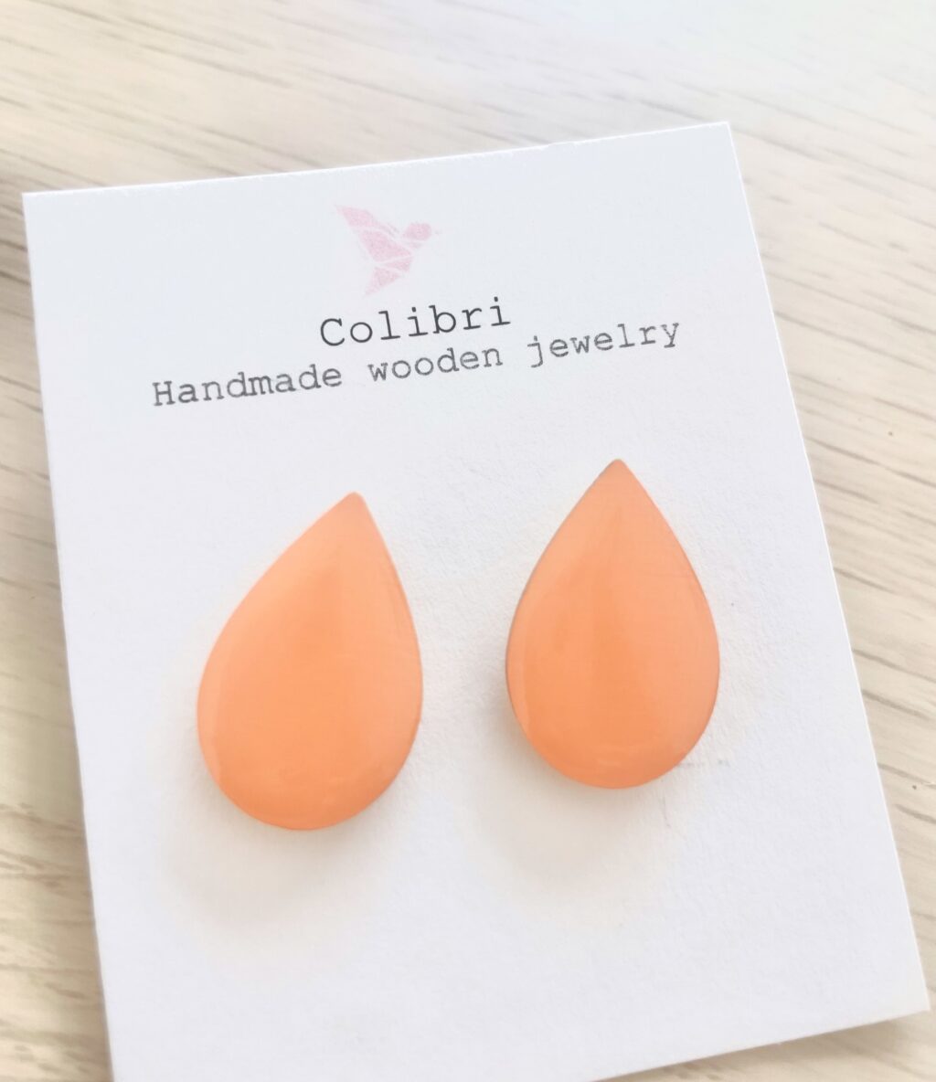Instagram post from colibri.jwls. This post is in position 2.