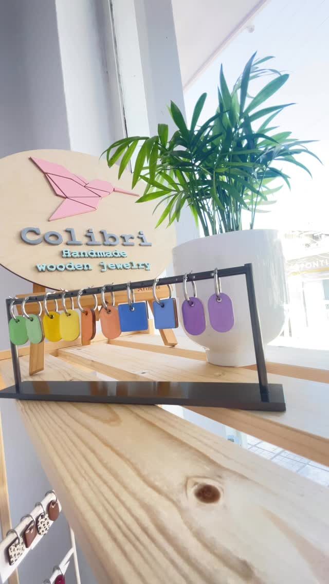 Instagram post from colibri.jwls. This post is in position 4.